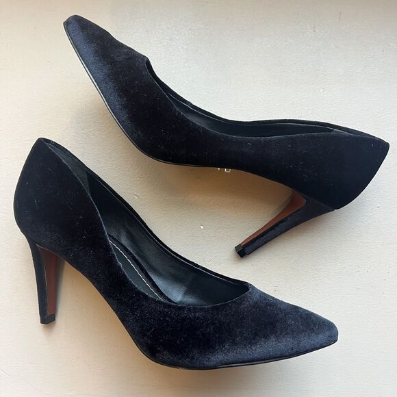 Carrano Rafaella Black Velvet Pointed Toe Classic Heels Pumps Women 8 Brazil - Picture 3 of 14